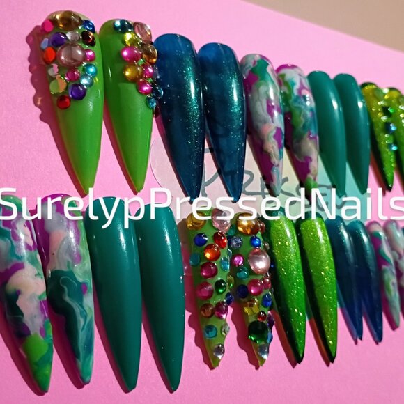 Handmade XL Stiletto Press-On Nail Set – Luxe Green Sparkle Edition - Picture 2 of 3